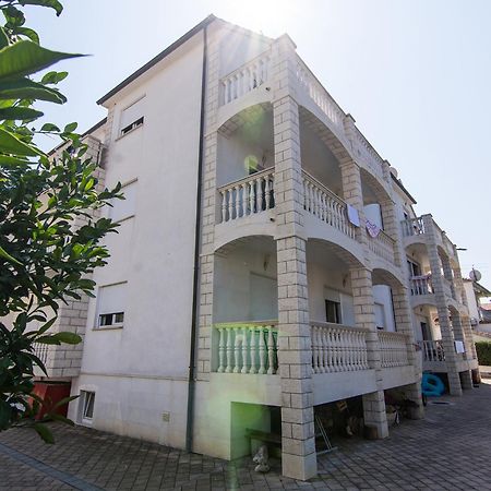 Apartments Lovric Trogir Bagian luar foto