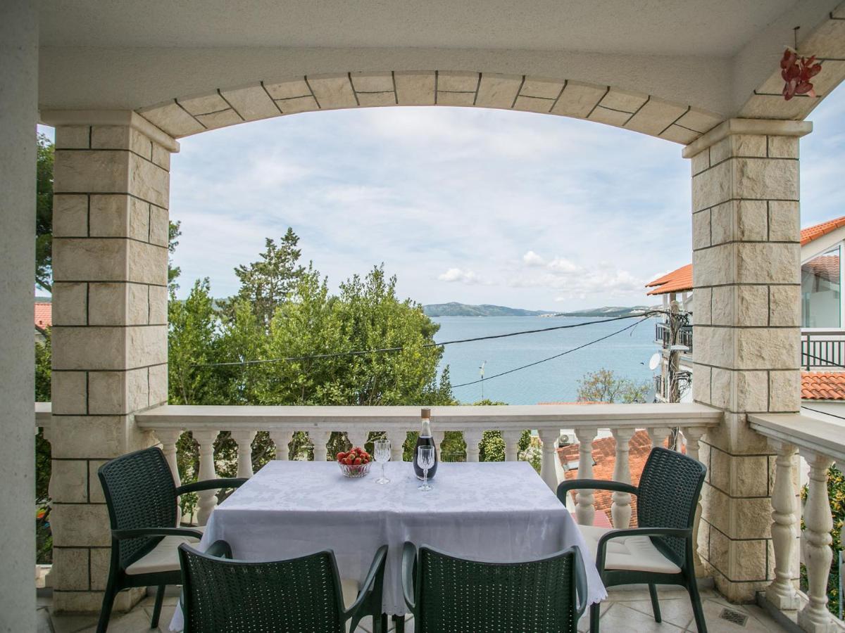 Apartments Lovric Trogir Bagian luar foto