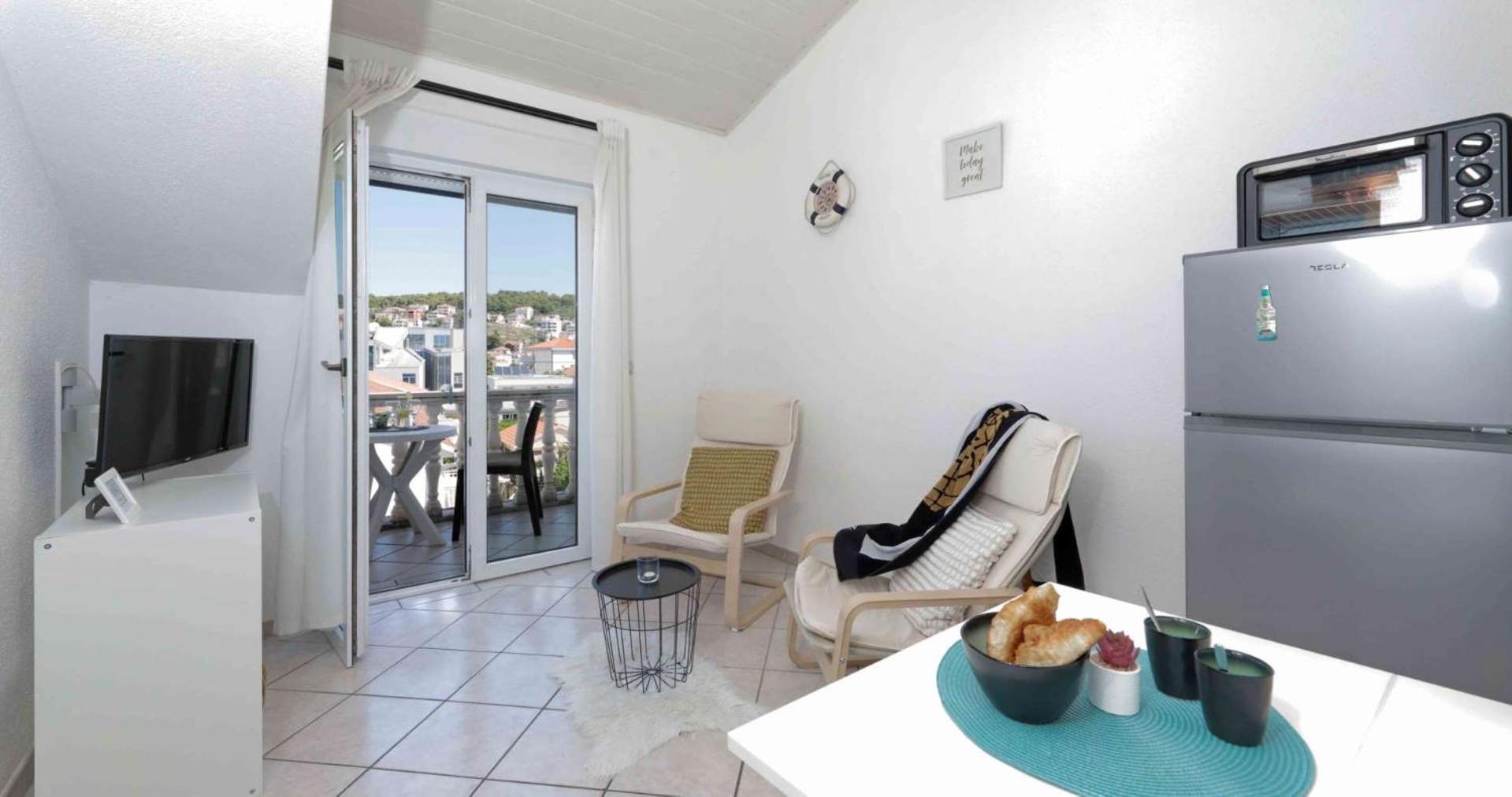 Apartments Lovric Trogir Bagian luar foto