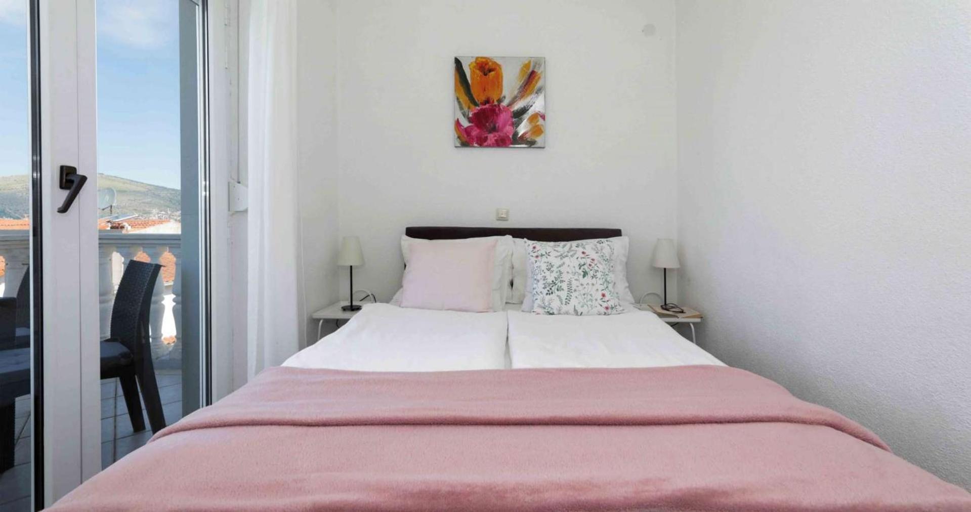 Apartments Lovric Trogir Bagian luar foto