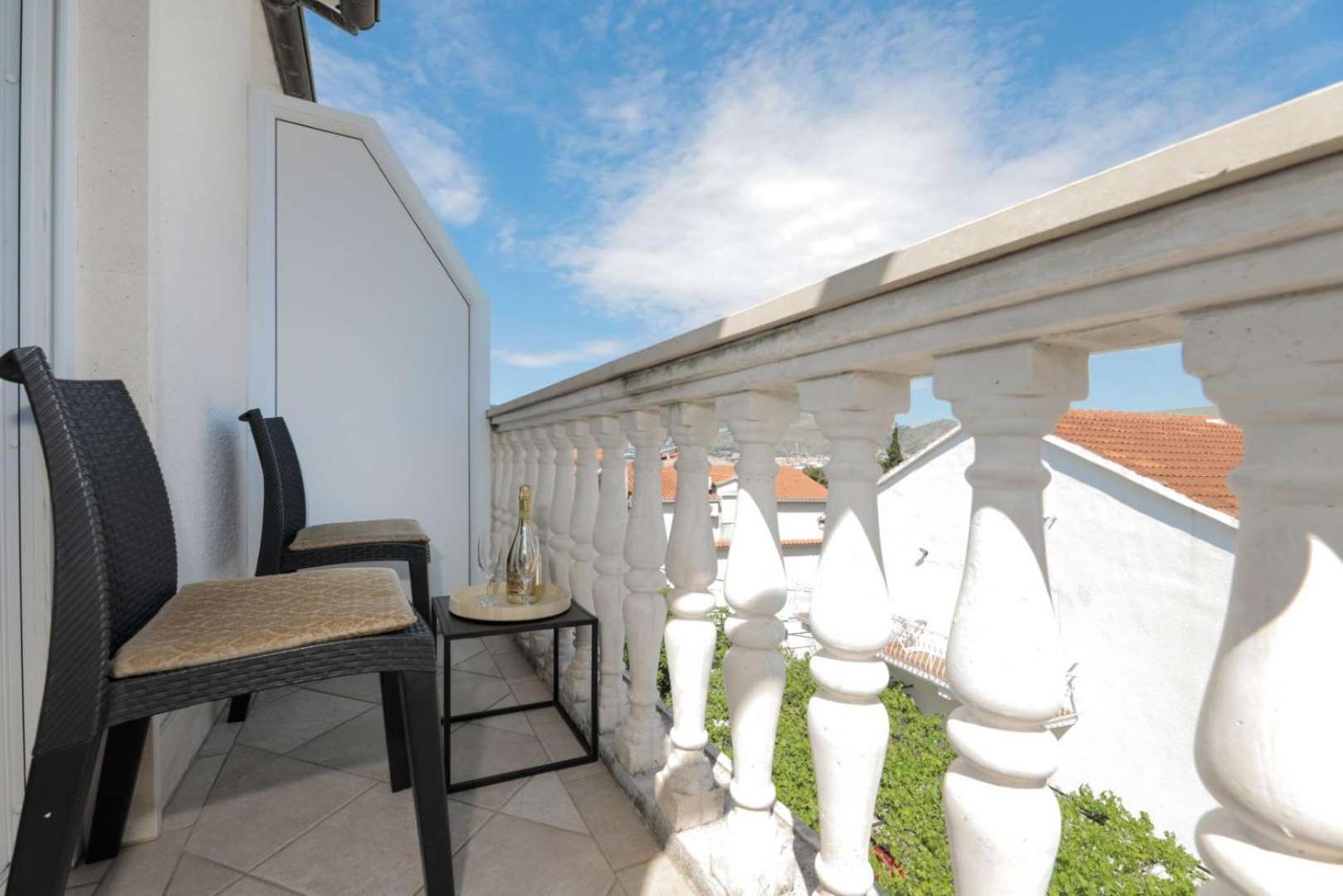 Apartments Lovric Trogir Bagian luar foto