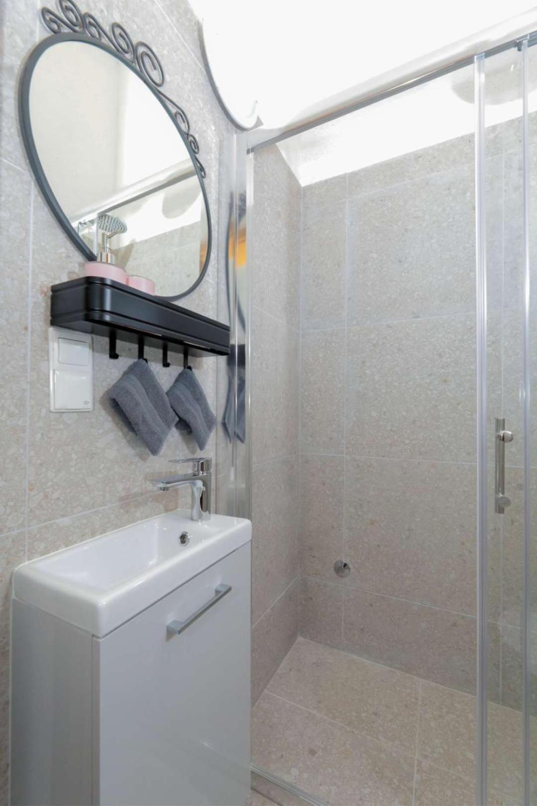 Apartments Lovric Trogir Bagian luar foto