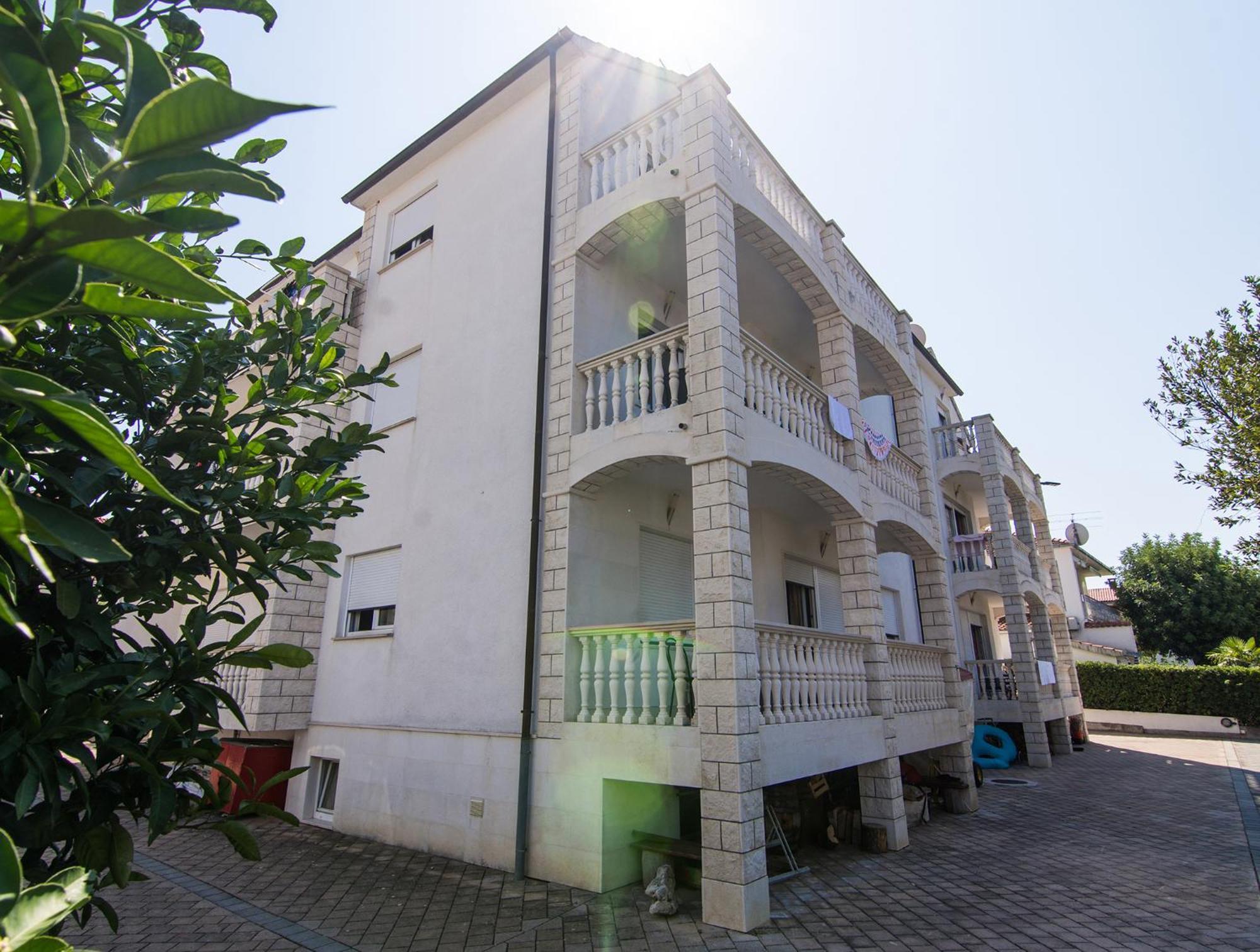 Apartments Lovric Trogir Bagian luar foto